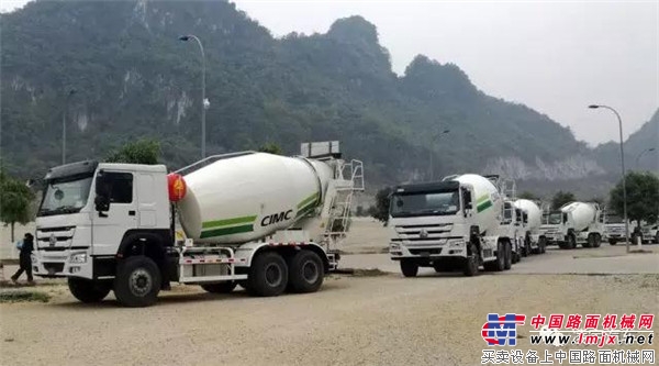 凌宇刮起海外風(fēng)，20臺(tái)攪拌車“涌向”東南亞