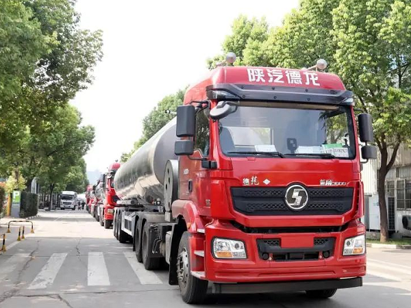 疫情之下，海外客戶線上訂車，20臺凌宇罐車批量交付！